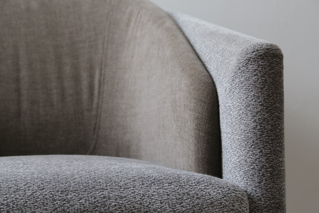 中古　イタリア　ミノッティ(Minotti)　フィルノワール(FIL NOIR)　洗練されたシルエットが美しいアームチェア(定価約70万円)(一人掛けソファ、1人掛け、イス)(R-061395)