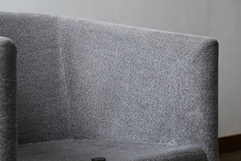 中古　イタリア　ミノッティ(Minotti)　フィルノワール(FIL NOIR)　洗練されたシルエットが美しいアームチェア(定価約70万円)(一人掛けソファ、1人掛け、イス)(R-061395)