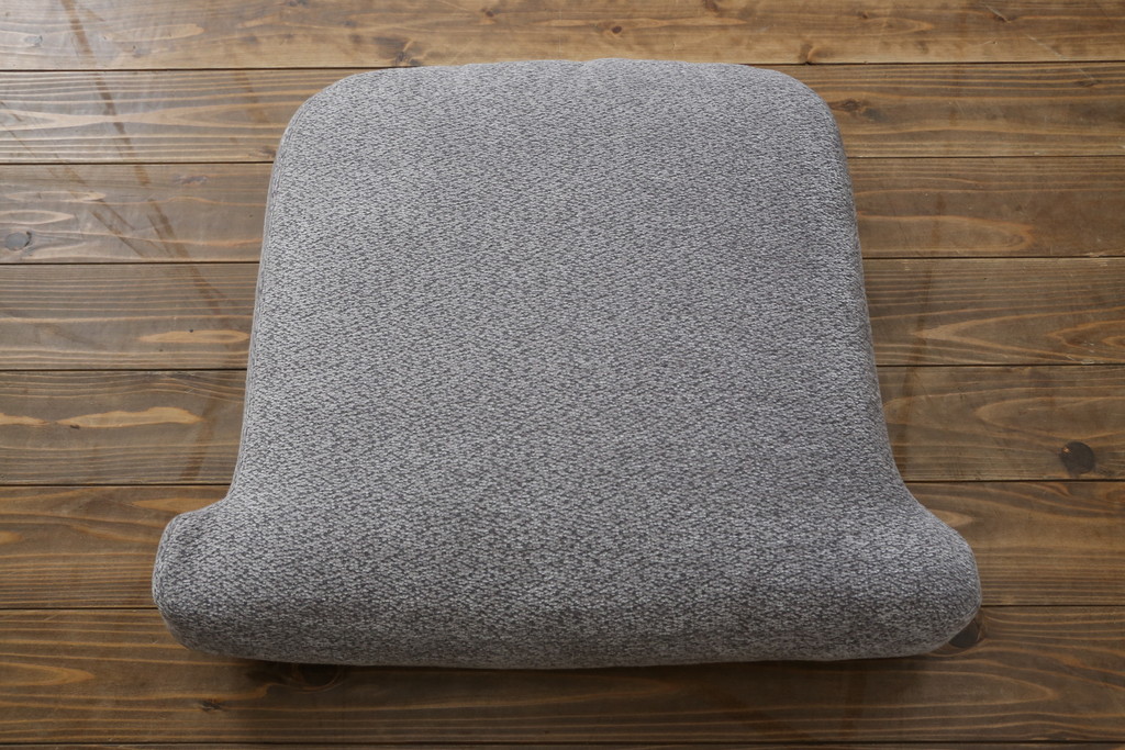 中古　イタリア　ミノッティ(Minotti)　フィルノワール(FIL NOIR)　洗練されたシルエットが美しいアームチェア(定価約70万円)(一人掛けソファ、1人掛け、イス)(R-061395)