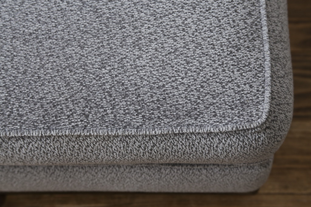中古　イタリア　ミノッティ(Minotti)　シンプルながら洗練された佇まいのオットマン(フットスツール、1Pソファ、椅子)(R-061473)