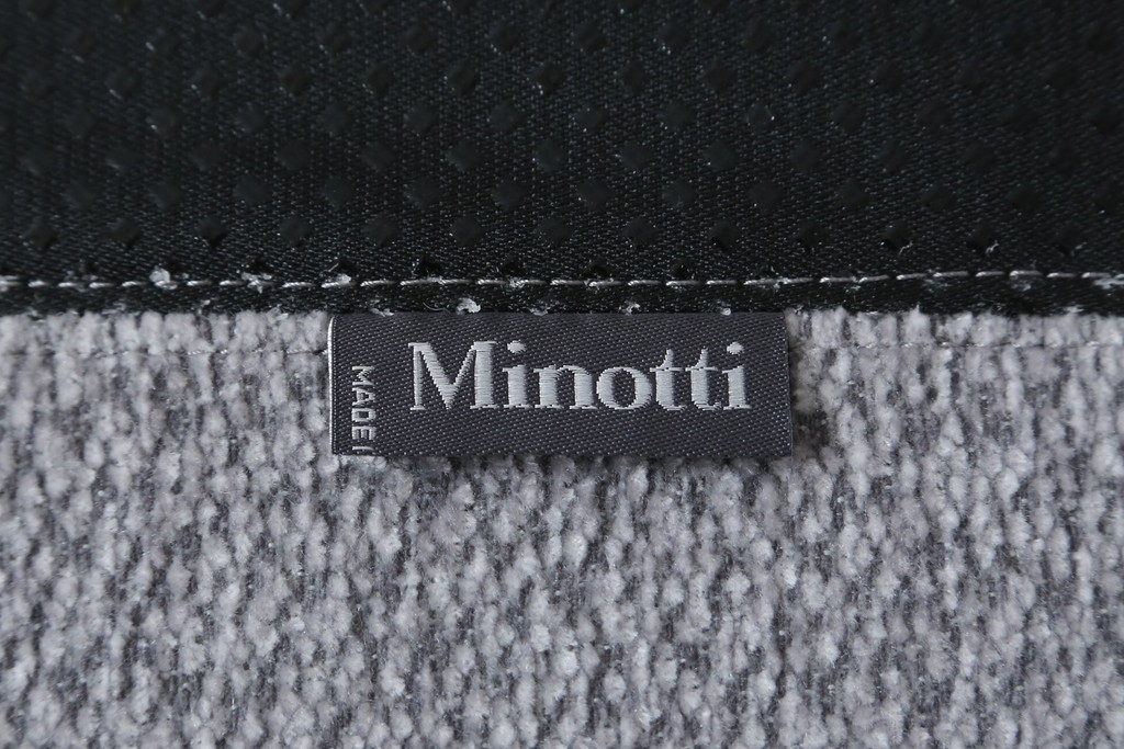 中古　イタリア　ミノッティ(Minotti)　シンプルながら洗練された佇まいのオットマン(フットスツール、1Pソファ、椅子)(R-061473)