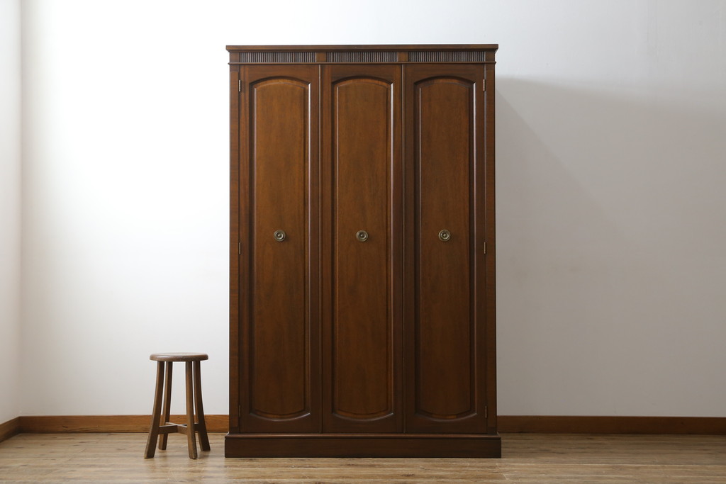 中古　美品　DREXEL HERITAGE(ドレクセルヘリテイジ)　Triune(トライユン)シリーズ　マホガニー材の木肌が美しいワードローブ(収納棚、戸棚)(R-057591)