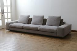 中古　イタリア　ミノッティ(Minotti)　シンプルながら洗練された佇まいの3人掛けソファ(3人掛け、3P)(定価約300万円)(R-061470)