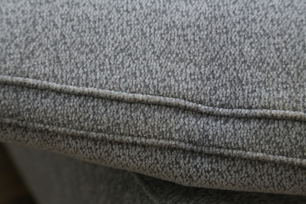 中古　イタリア　ミノッティ(Minotti)　シンプルながら洗練された佇まいの3人掛けソファ(3人掛け、3P)(定価約300万円)(R-061470)