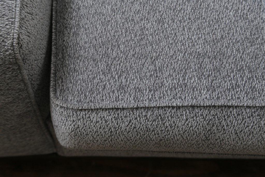 中古　イタリア　ミノッティ(Minotti)　シンプルながら洗練された佇まいの3人掛けソファ(3人掛け、3P)(定価約300万円)(R-061470)