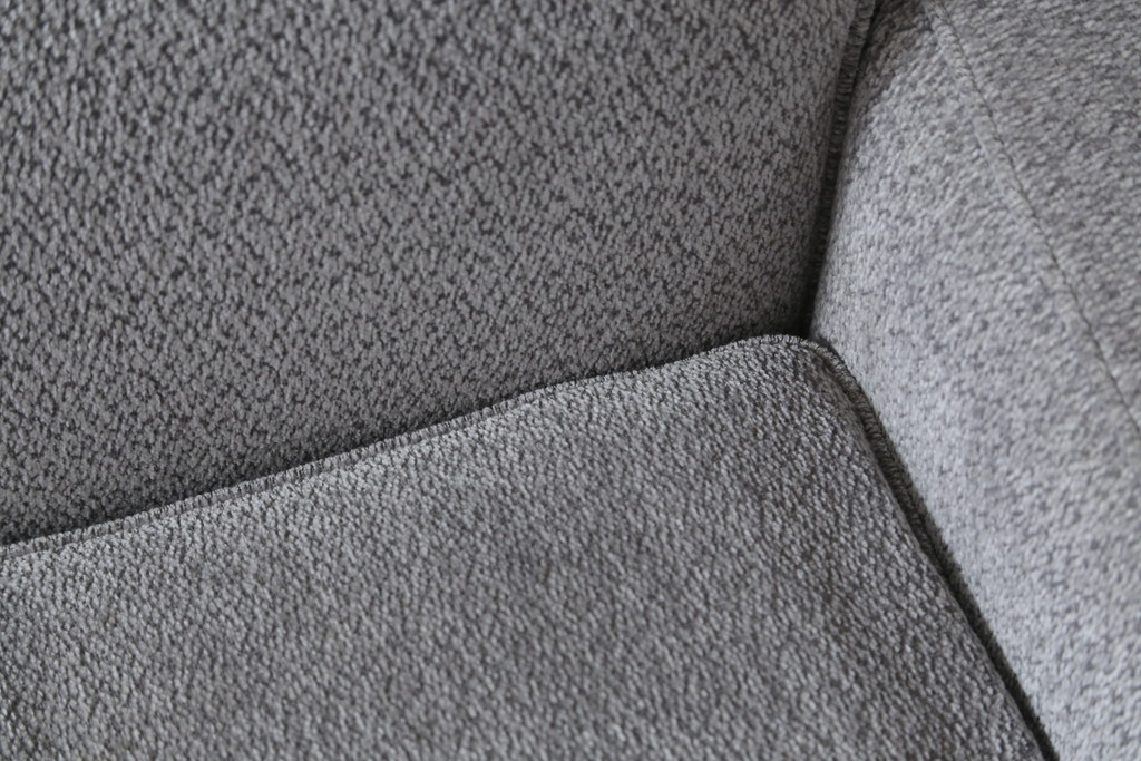 中古　イタリア　ミノッティ(Minotti)　シンプルながら洗練された佇まいの3人掛けソファ(3人掛け、3P)(定価約300万円)(R-061470)