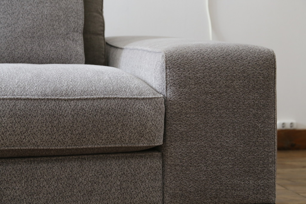 中古　イタリア　ミノッティ(Minotti)　シンプルながら洗練された佇まいの3人掛けソファ(3人掛け、3P)(定価約300万円)(R-061470)