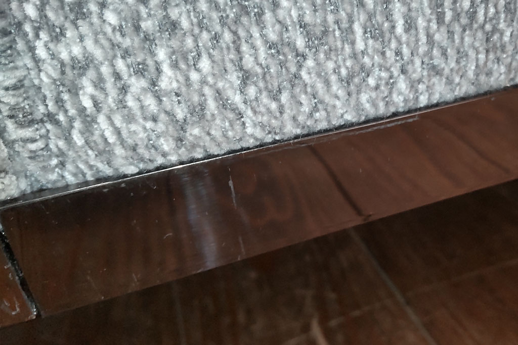 中古　イタリア　ミノッティ(Minotti)　シンプルながら洗練された佇まいの3人掛けソファ(3人掛け、3P)(定価約300万円)(R-061470)