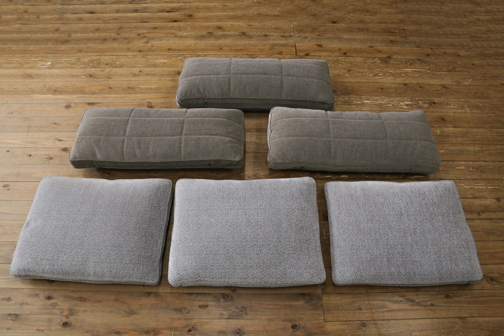 中古　イタリア　ミノッティ(Minotti)　シンプルながら洗練された佇まいの3人掛けソファ(3人掛け、3P)(定価約300万円)(R-061470)