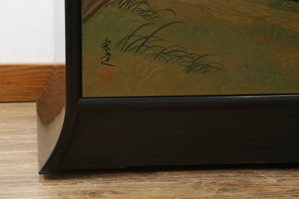 中古　香川漆器　伝統工芸士・小松庄一作　かくし付き　漆絵　桐材　梅鳥図　雅やかな漆絵が気品を感じる衣装箪笥(着物箪笥、収納箪笥、引き出し、桐箪笥、和たんす)(R-079730)