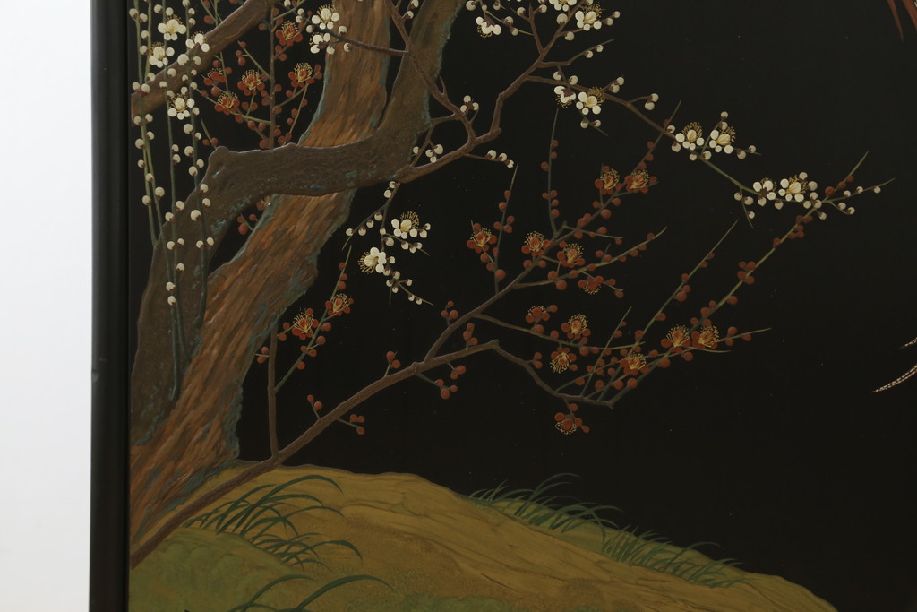 中古　香川漆器　伝統工芸士・小松庄一作　かくし付き　漆絵　桐材　梅鳥図　雅やかな漆絵が気品を感じる衣装箪笥(着物箪笥、収納箪笥、引き出し、桐箪笥、和たんす)(R-079730)