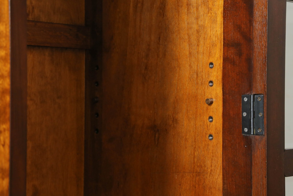 中古　美品!!　松本民芸家具　シックなインテリアと相性の良いブックケース(本箱、飾り棚、収納棚、戸棚、キャビネット)(R-065585)