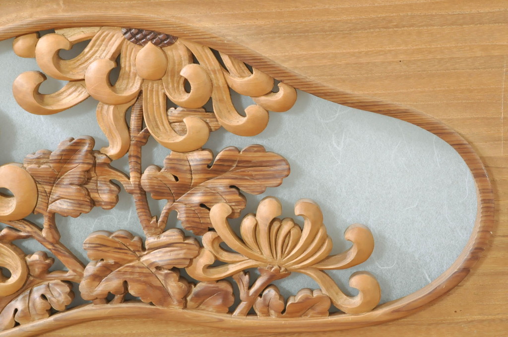 ビンテージ建具　華やかな菊のデザインが素敵な彫刻欄間1枚(明かり取り、明り取り、ヴィンテージ)(R-073581)
