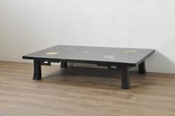 中古　美品　特撰輪島塗り　在銘　沈金　ガラス天板付き　花鳥図が目を引く黒漆塗りの座卓(ローテーブル、センターテーブル、リビングテーブル)(R-080276)