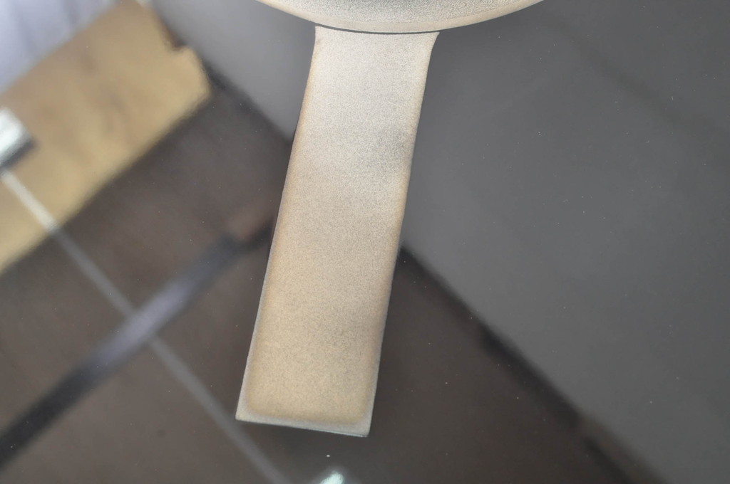 中古　美品　特撰輪島塗り　在銘　沈金　ガラス天板付き　花鳥図が目を引く黒漆塗りの座卓(ローテーブル、センターテーブル、リビングテーブル)(R-080276)