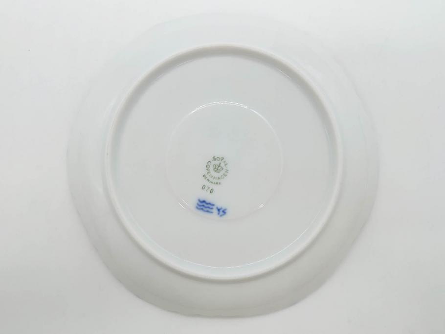 デンマーク　ROYAL　COPENHAGEN(ロイヤルコペンハーゲン)　ブルーフルーテッド　フルレース　ペア　繊細なレースの縁取りが豪華で上品な雰囲気を醸し出すコーヒーカップ&ソーサー2客セット(洋食器、C&S)(定価約110000円)(R-074883)