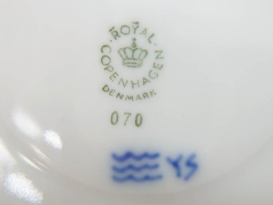 デンマーク　ROYAL　COPENHAGEN(ロイヤルコペンハーゲン)　ブルーフルーテッド　フルレース　ペア　繊細なレースの縁取りが豪華で上品な雰囲気を醸し出すコーヒーカップ&ソーサー2客セット(洋食器、C&S)(定価約110000円)(R-074883)