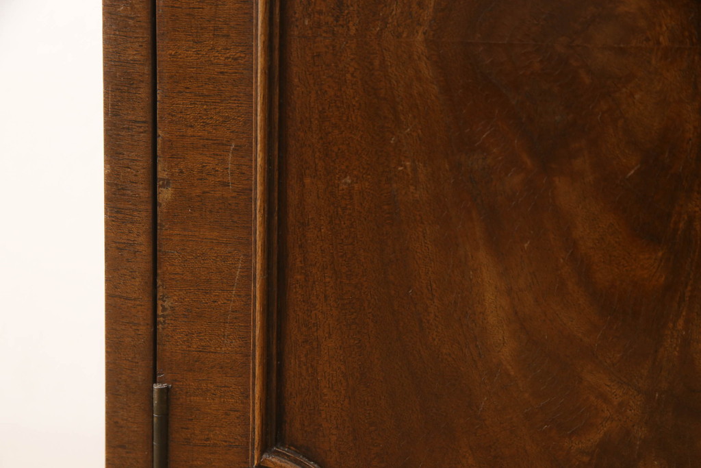 イギリスアンティーク　マホガニー材　幅狭のサイズで取り入れやすいビューローブックケース(本箱、ライティングビューロー、戸棚、収納棚、ワークデスク、在宅ワーク用、在宅用、キャビネット)(R-063348)