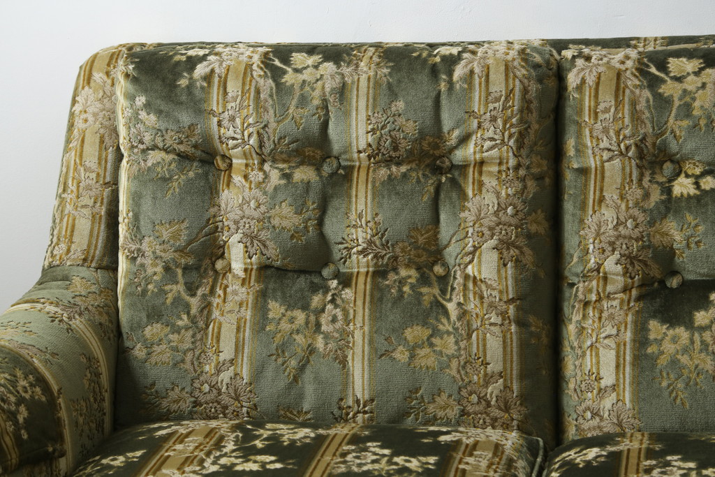 中古　美品　DREXEL HERITAGE(ドレクセルヘリテイジ)　クラシカルな雰囲気を醸し出す3人掛けソファ(三人掛けソファ、3P)(R-061906)