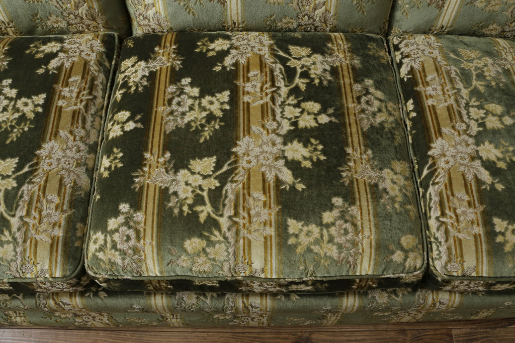 中古　美品　DREXEL HERITAGE(ドレクセルヘリテイジ)　クラシカルな雰囲気を醸し出す3人掛けソファ(三人掛けソファ、3P)(R-061906)