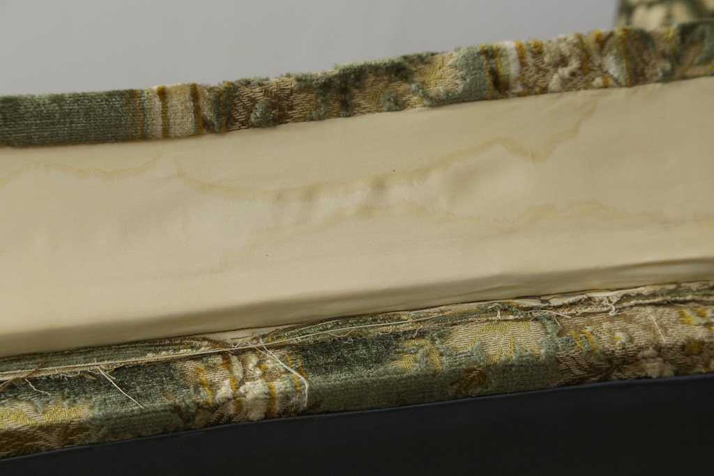 中古　美品　DREXEL HERITAGE(ドレクセルヘリテイジ)　クラシカルな雰囲気を醸し出す3人掛けソファ(三人掛けソファ、3P)(R-061906)