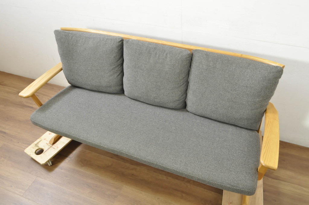 中古　ブランド家具　ナガノインテリア　シンプルなデザインが取り入れやすい3人掛けソファ(三人掛け、3Pソファ)(定価約18万円)(R-080327)