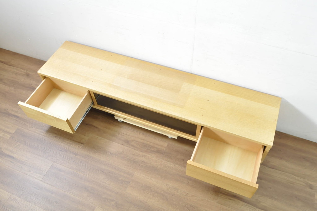 中古　ブランド家具　アクタス取り扱い　特注モデル　オーク材　シンプルなデザインが取り入れやすいテレビ台(リビングボード、テレビボード、収納棚、引き出し)(定価約25万円)(R-080310)