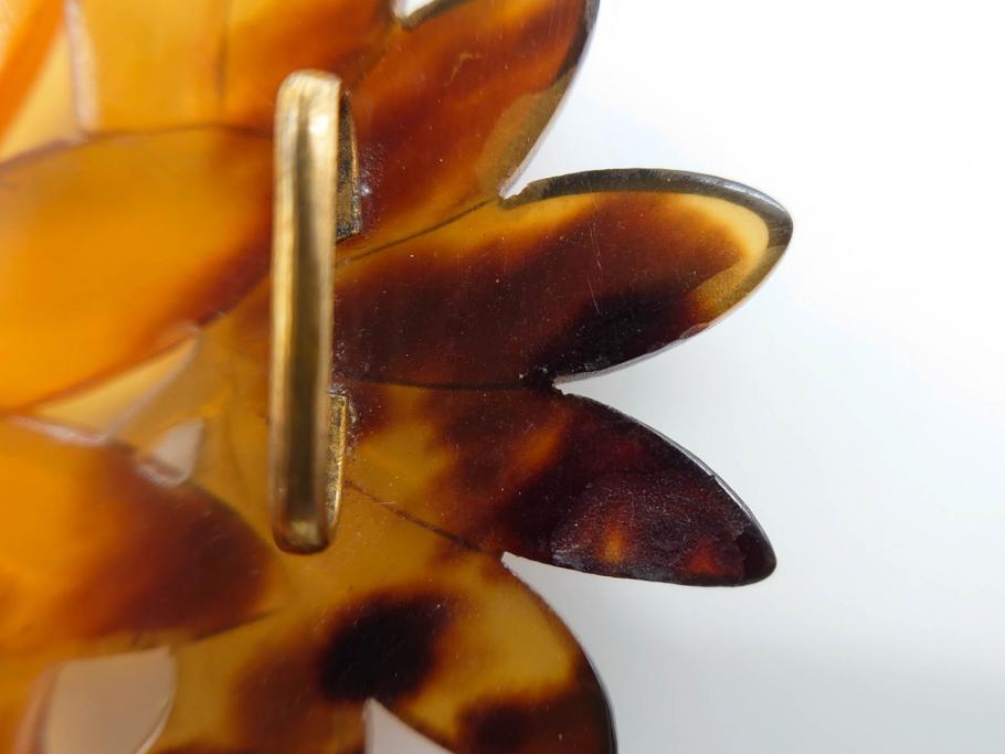 アンティーク　時代物　べっ甲(鼈甲)　美しい艶が魅力の帯留4点セット(魚、鯉、花、帯留め、着物道具、和装小物、アクセサリー、共箱付き)(R-081007)