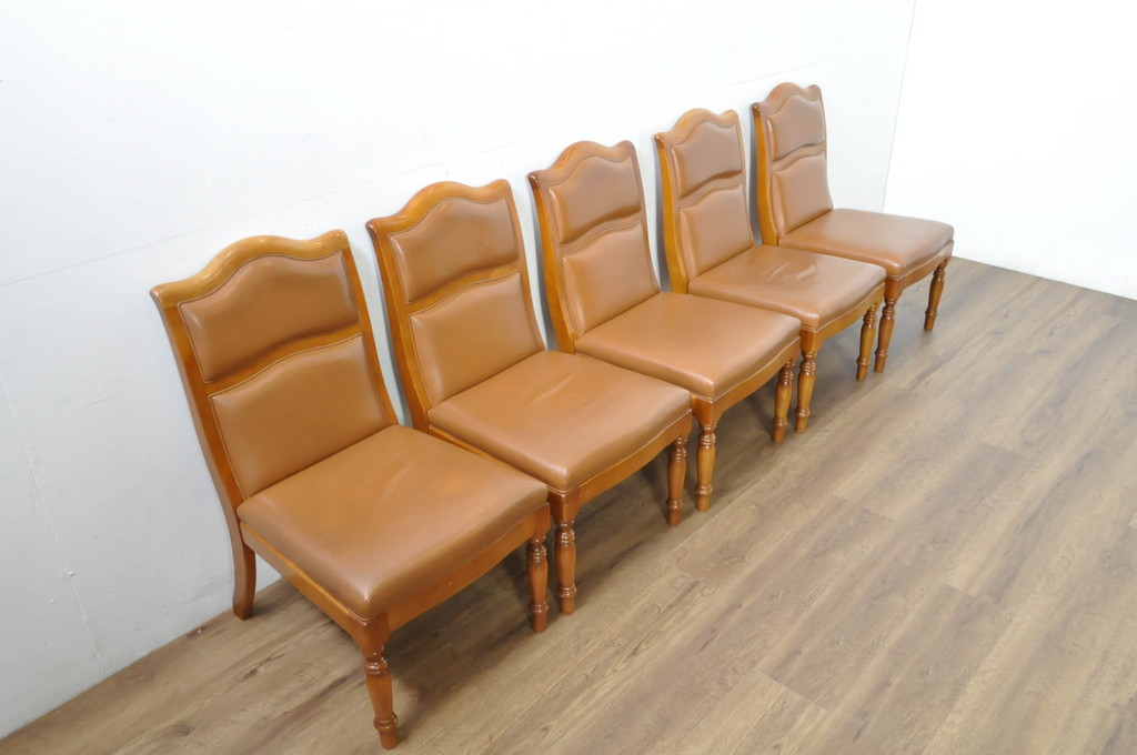 中古　横浜クラシック家具　ダニエル(daniel)　本革(レザー)　品のある佇まいが素敵なダイニングチェア5脚セット(椅子、イス、アームレスチェア)(定価1脚約25万円)(R-080314)