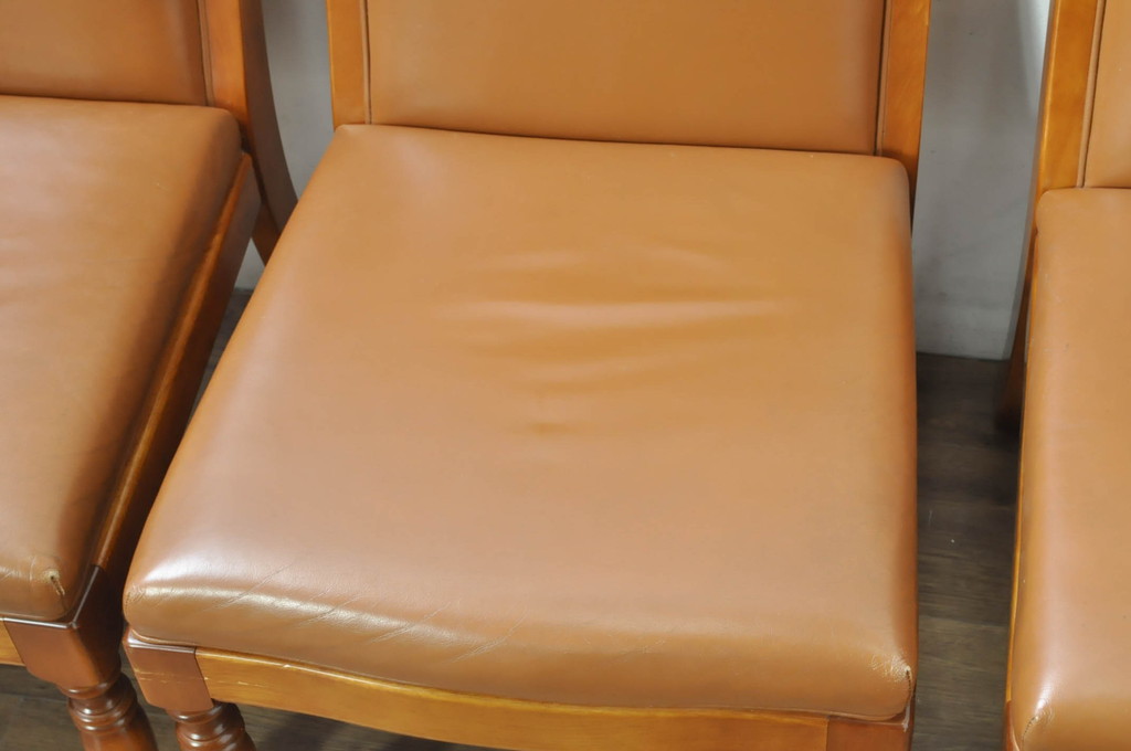 中古　横浜クラシック家具　ダニエル(daniel)　本革(レザー)　品のある佇まいが素敵なダイニングチェア5脚セット(椅子、イス、アームレスチェア)(定価1脚約25万円)(R-080314)