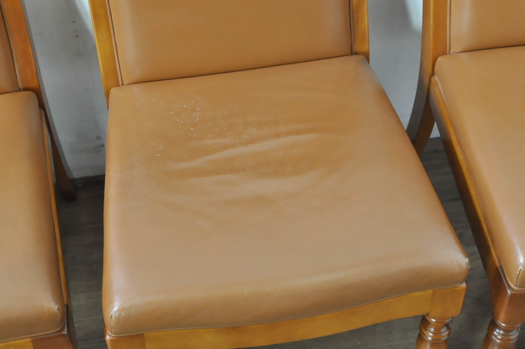 中古　横浜クラシック家具　ダニエル(daniel)　本革(レザー)　品のある佇まいが素敵なダイニングチェア5脚セット(椅子、イス、アームレスチェア)(定価1脚約25万円)(R-080314)