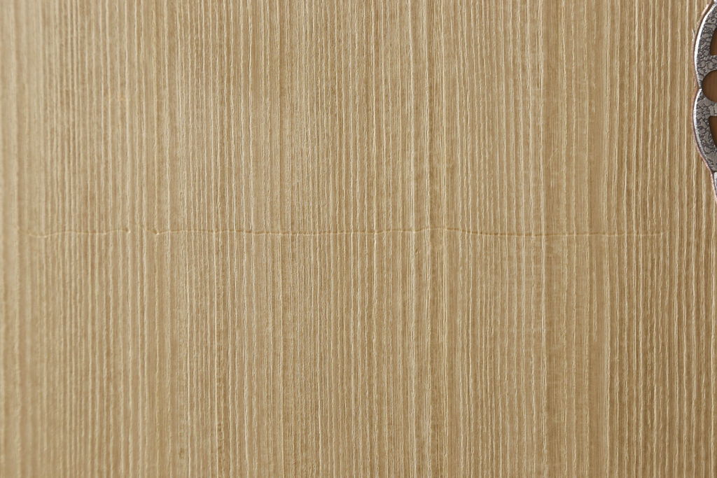 中古　美品　国産　職人手造り　透かしの金具が素敵な総桐箪笥(胴厚、四方丸、総桐たんす、着物箪笥、和タンス、衣装箪笥)(R-060549)