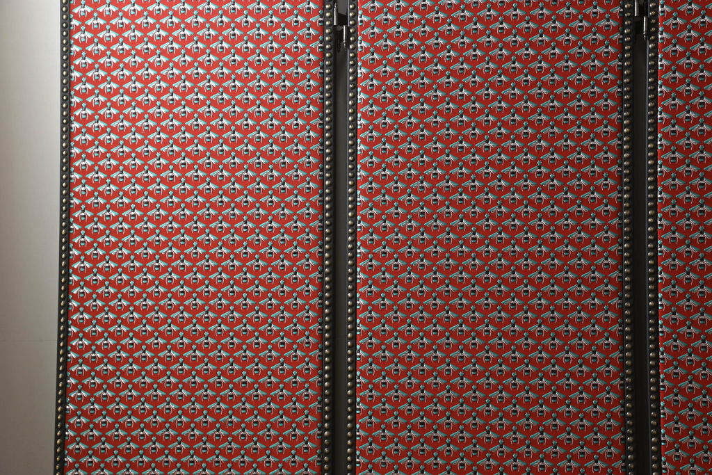 中古　超美品　グッチ(GUCCI)　フローラル&ビー(ハチ)　エキゾチックな雰囲気を醸し出す4パネルスクリーン(フローラルジャカード、ビージャガード、パーテーション、間仕切り、衝立て、折り畳み、つい立て)(定価約308万円)(R-060939)