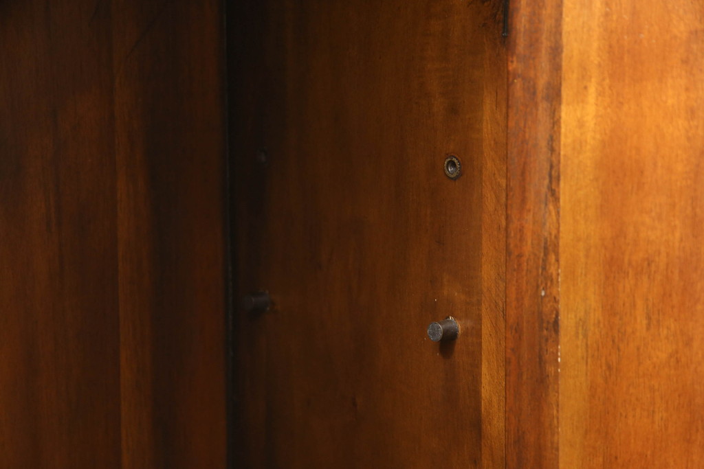 中古　THEODORE ALEXANDER(セオドア・アレキサンダー)　天板や前面に施された銅板が重厚感とクラシカルな雰囲気を高めるサイドボード(銅版、コンソールテーブル、サイドキャビネット、収納棚、戸棚)(定価約70万円)(R-063043)
