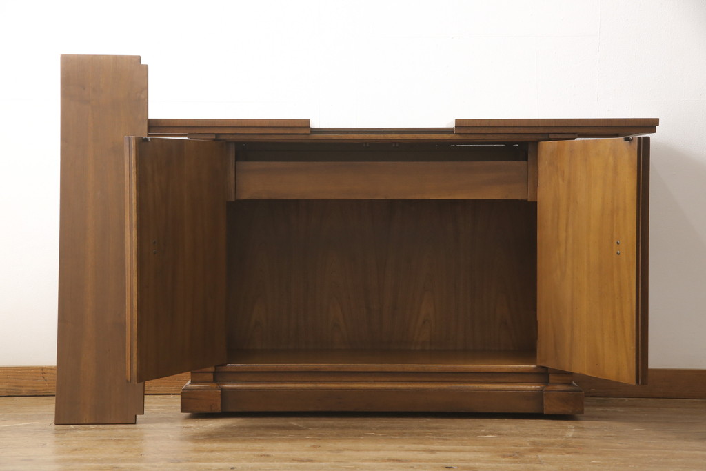 中古　美品　DREXEL HERITAGE(ドレクセルヘリテイジ)　FRANCESCA(フランチェスカ)シリーズ　拡張式の天板が付いたサイドボード(サーバー、カウンター、収納棚、キャビネット)(R-052873)