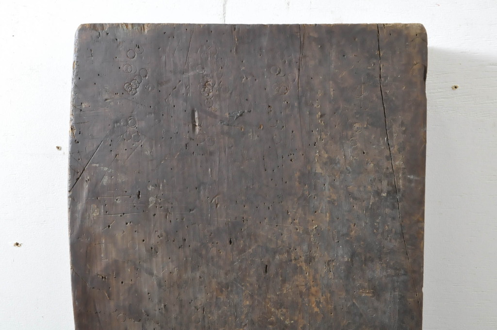 DIYなどにおすすめ!!使い込まれた風合いが魅力的な重厚な古材(テーブル、展示台、陳列台、作業台、天板、材料、資材)(R-065241)
