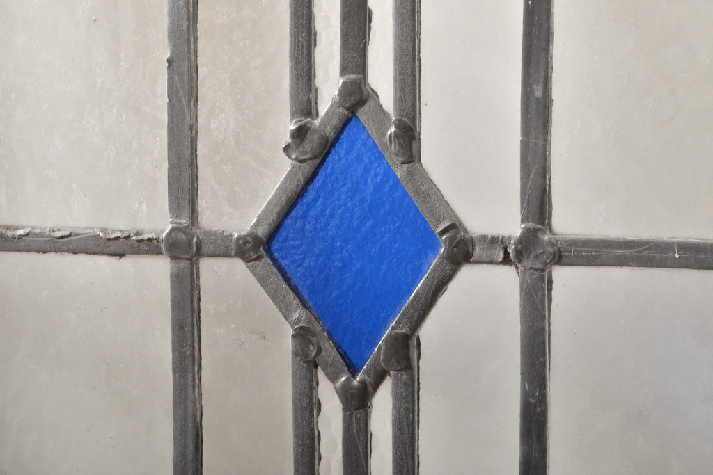 イギリスアンティーク建具　かわいいダイヤのステンドグラス入り!おしゃれなアーチ型のドア3枚セット(扉)(R-055975)