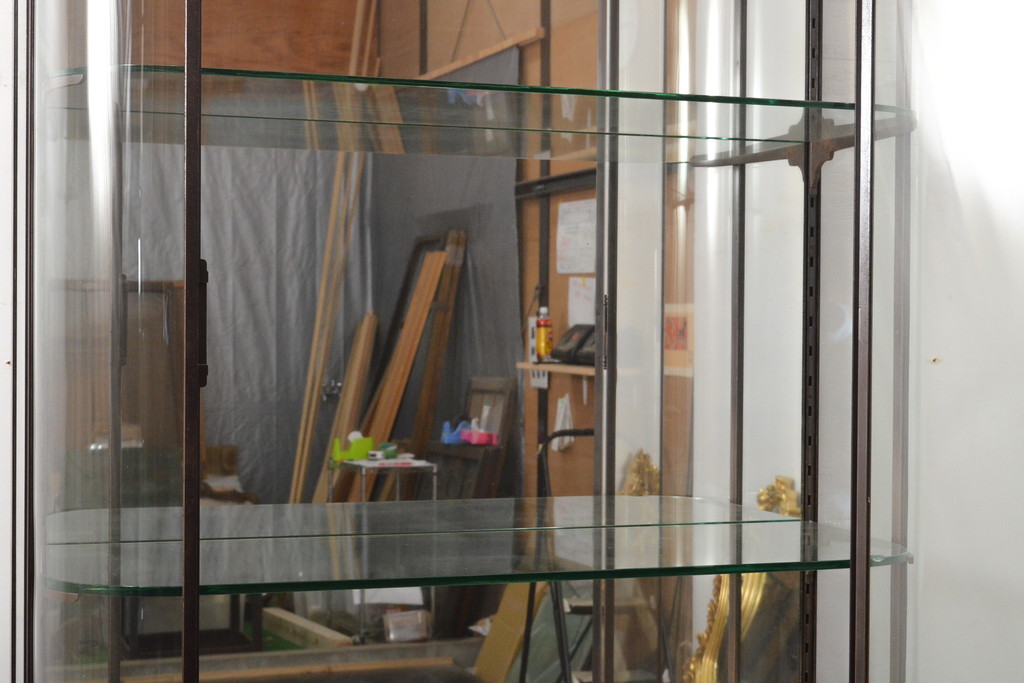 フランスアンティーク　激レアデザイン!　大人気のRガラスと真鍮枠が使われた縦型ガラスケース(ショーケース、収納棚、飾り棚、キャビネット、曲げガラス)(R-057052)