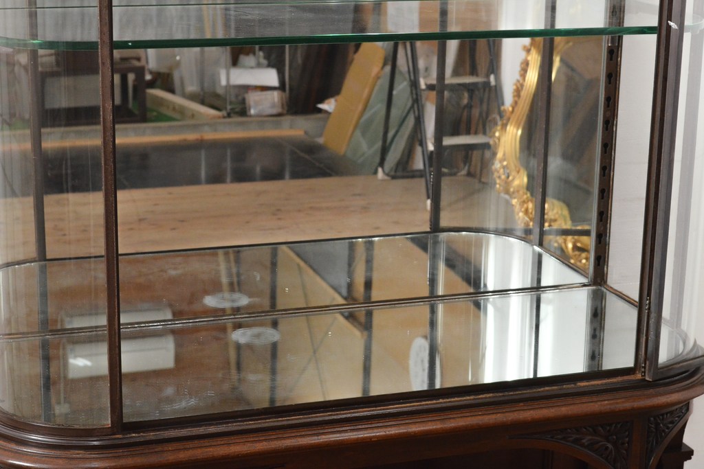 フランスアンティーク　激レアデザイン!　大人気のRガラスと真鍮枠が使われた縦型ガラスケース(ショーケース、収納棚、飾り棚、キャビネット、曲げガラス)(R-057053)