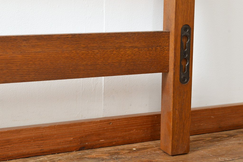 中古　美品　高級品　Stickley(スティックレー、スティックレイ)　キングサイズ!上品な象嵌入りのナラ材製ベッドフレーム(木製ベッド)(R-057100)