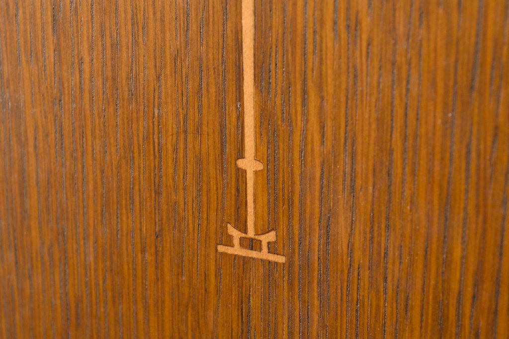 中古　美品　高級品　Stickley(スティックレー、スティックレイ)　キングサイズ!上品な象嵌入りのナラ材製ベッドフレーム(木製ベッド)(R-057100)