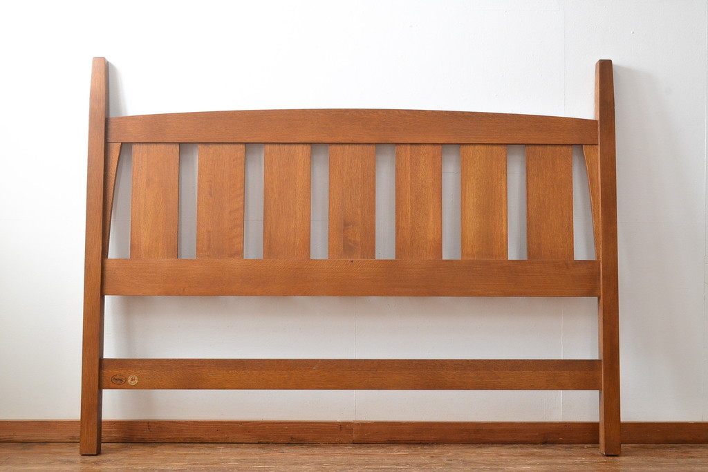 中古　美品　高級品　Stickley(スティックレー、スティックレイ)　キングサイズ!上品な象嵌入りのナラ材製ベッドフレーム(木製ベッド)(R-057100)