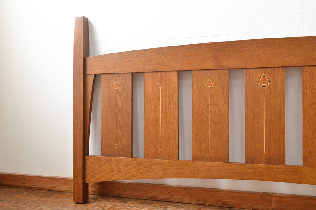 中古　美品　高級品　Stickley(スティックレー、スティックレイ)　キングサイズ!上品な象嵌入りのナラ材製ベッドフレーム(木製ベッド)(R-057100)