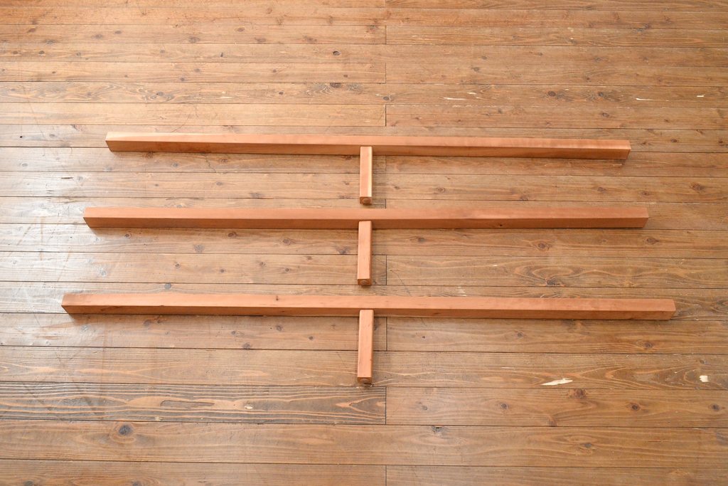 中古　美品　高級品　Stickley(スティックレー、スティックレイ)　キングサイズ!上品な象嵌入りのナラ材製ベッドフレーム(木製ベッド)(R-057100)