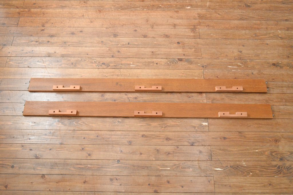 中古　美品　高級品　Stickley(スティックレー、スティックレイ)　キングサイズ!上品な象嵌入りのナラ材製ベッドフレーム(木製ベッド)(R-057100)