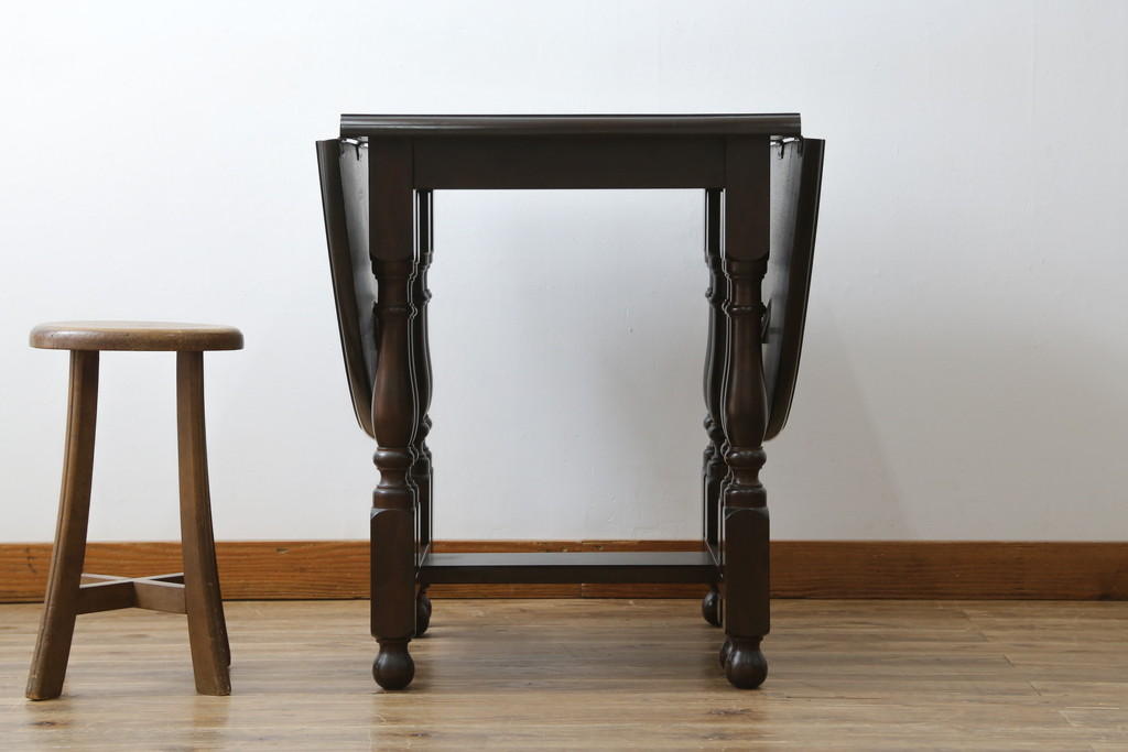 中古　美品　松本民芸家具　M型バタフライ卓(楕円)　凝った脚のデザインが優雅さを際立たせるバタフライテーブル(ドロップリーフテーブル、エクステンションテーブル、食卓、ダイニングテーブル、2人掛け、4人掛け、2P、4P)(定価約28万)(R-078100)