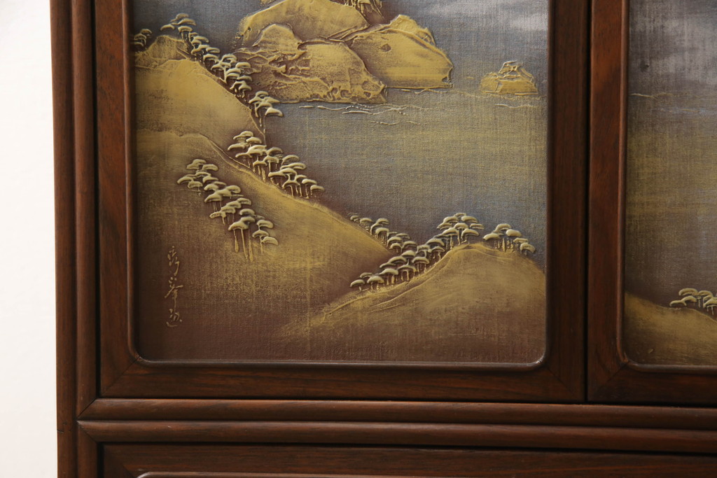 和製アンティーク　紫檀(シタン)材　風情のある漆絵が趣き深い飾り棚(茶棚、違い棚、収納棚、戸棚)(R-066569)