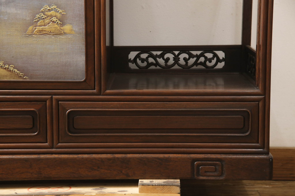 和製アンティーク　紫檀(シタン)材　風情のある漆絵が趣き深い飾り棚(茶棚、違い棚、収納棚、戸棚)(R-066569)