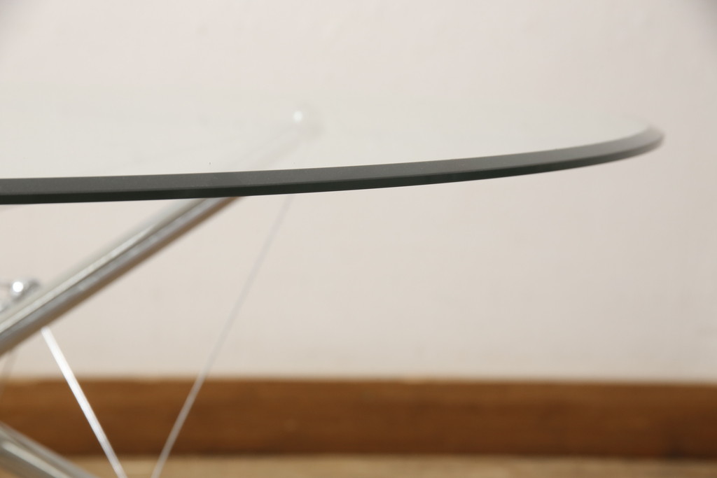中古　美品　Cassina(カッシーナ)　713　スタイリッシュなデザインがワンランク上の暮らしを演出するセンターテーブル(ローテーブル、カクテルテーブル、カフェテーブル、コーヒーテーブル、ラウンドテーブル、ガラス)(定価約46万円)(R-064905)