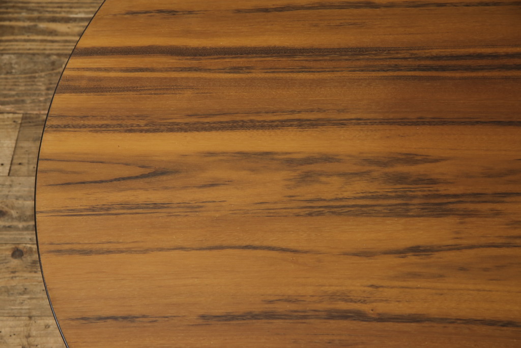 中古　美品　Cassinaixc.(カッシーナイクスシー)　TRIA(トリア)　ローズウッド材　和のテイストも感じられるローテーブル(センターテーブル、ラウンドテーブル、丸テーブル、リビングテーブル)(R-060334)